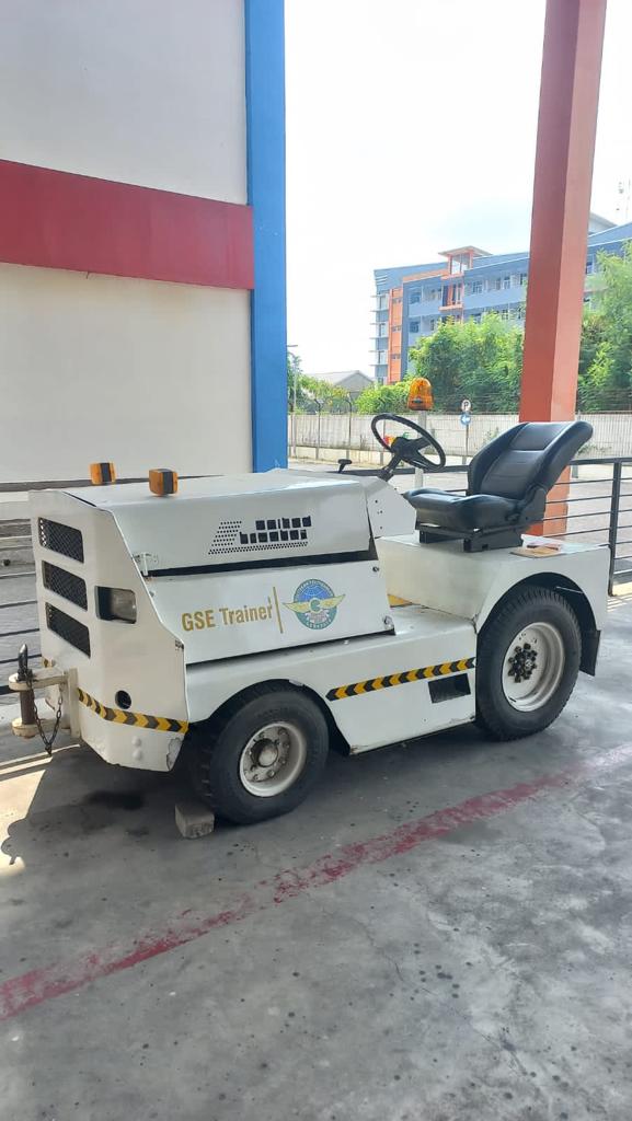 GSE - Baggage Towing Tractor